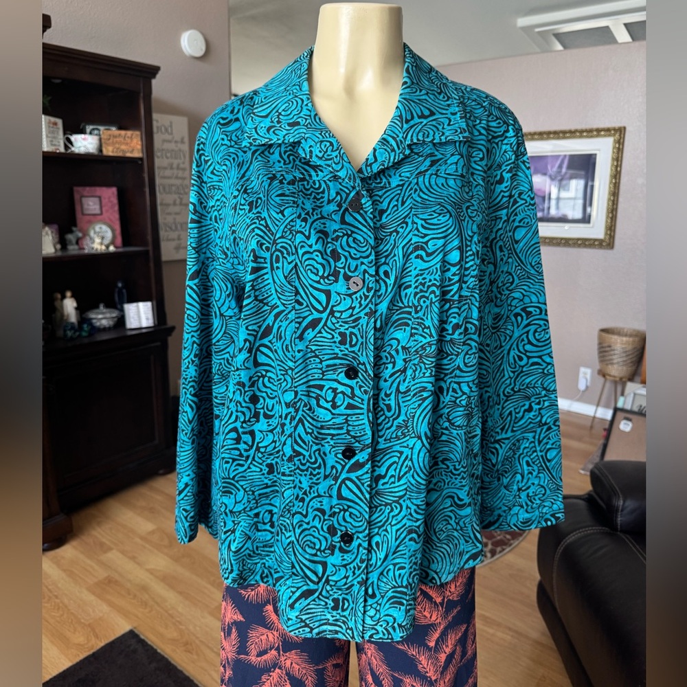 Chico’s Additions greenish/blue & black long sleeves button up blouse-size XL